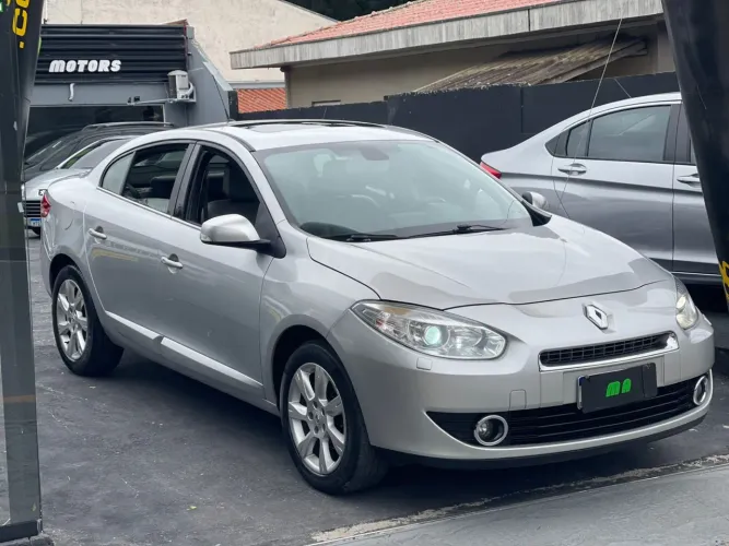 Renault Fluence Sedan Privilège 2.0 16V Flex AUT 2014