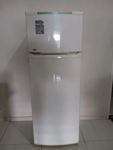 Geladeira(Consul) em funcionamento perfeito.