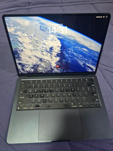 Macbook M2