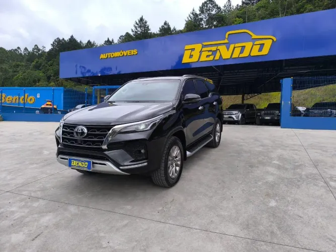 Toyota Hilux SW4 SRX 4X4 2.8 TDI 16V Dies. Aut. 2024