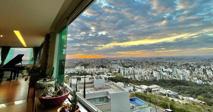 Casa a venda em condomínio