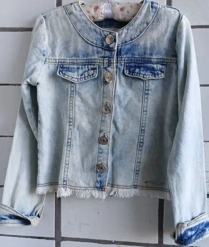 Jaqueta Jeans da marca Momi 