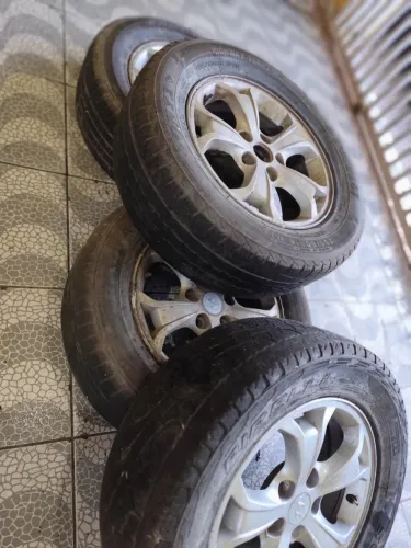 VENDO JOGO DE RODAS (4) HYUNDAI ARO 16, 5 FUROS