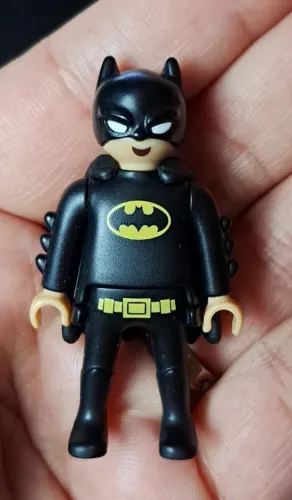 boneco BATMAN kinder ovo dc