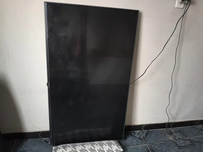 Vendo uma tv recém nova de 50 polegadas smart