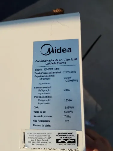 Ar condicionado 12.000 BTUs 220v marca Midea