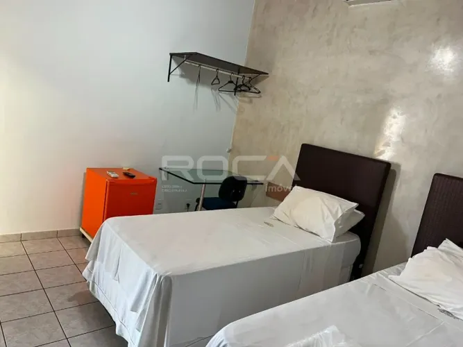 Apartamento kitnet para alugar no bairro Jardim Macedo, em Ribeirão Preto.