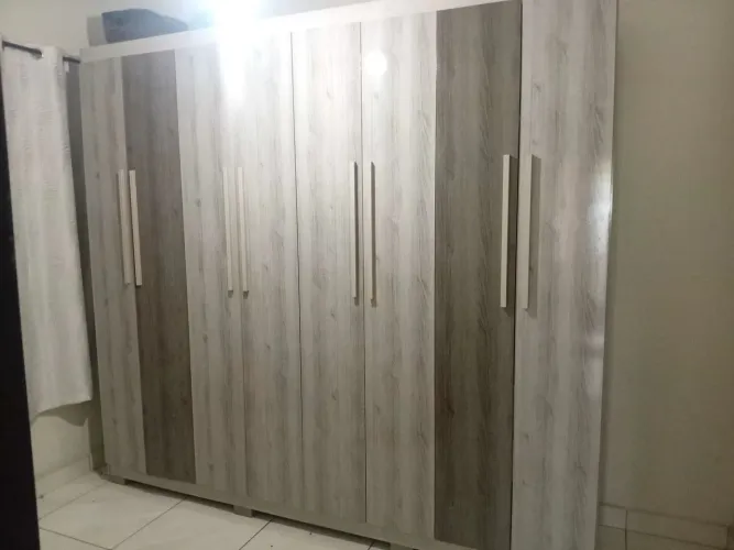 Guarda roupas 8 portas