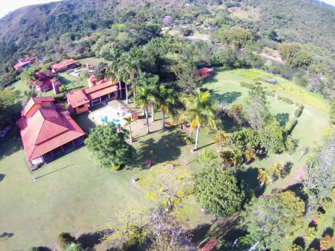 Chácara 20.000 m² com Rio Paraíba do Sul ao fundo Santa Branca SP