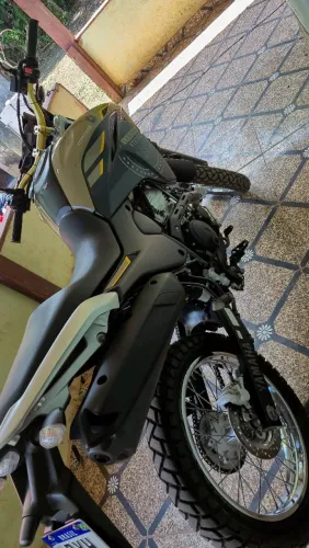 Lander 250 à venda 