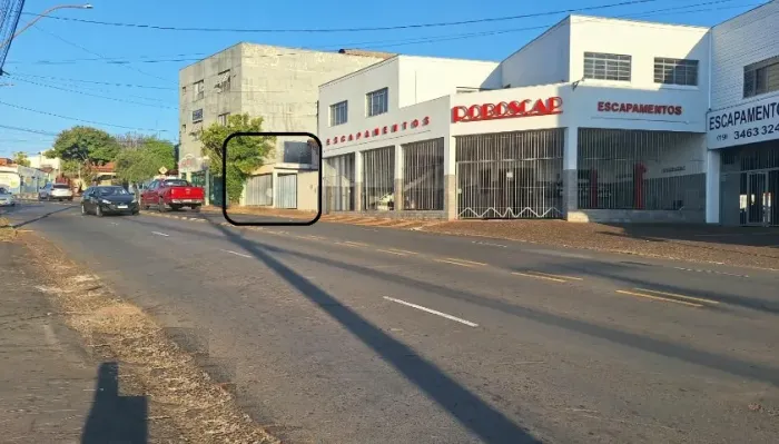 CASA TÉRREA RESIDENCIAL NA AV. ANHANGUERA - CENTRO DE SANTA BÁRBARA D'OESTE (e comercial)