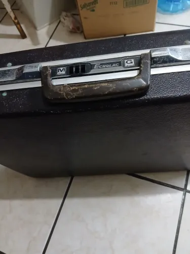 Vendo maleta estilo 007 vintage anos 70