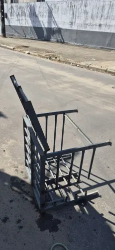 Grade para proteção para ar condicionado
