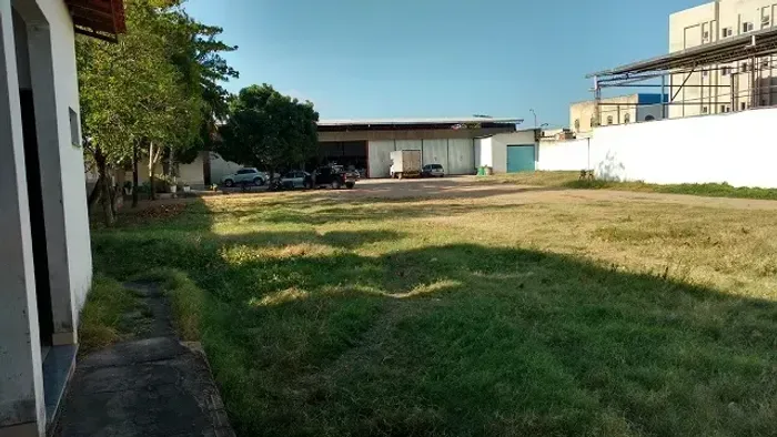 VENDA OU LOCAÇÃO ÁREA 6.700 M² GALPÃO 4.500 M² CENTRO LAPA
