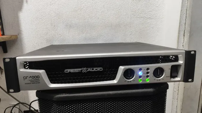 Amplificador Crest Audio CC4000, No Estado