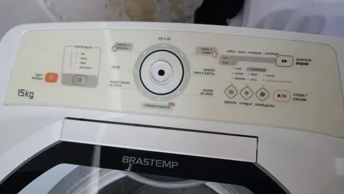 Vendo máquina de lavar roupa pra retirada de peças