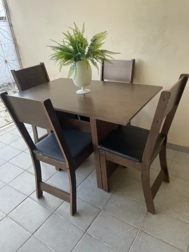Mesa c 4 cadeiras