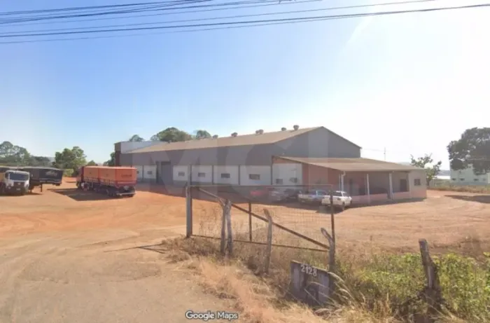 PARACATU/MG  Galpão com Terreno de 55.104 m² no bairro Paracatuzinho