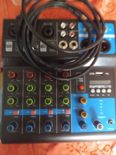 Mesa de som 4 canais usb