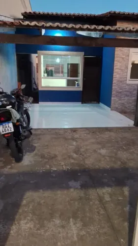 ALUGO CASA NO CENTRAL PARQUE CLUBE 2, COM 2 QTOS SENDO UMA SUÍTE, GARAGEM E QUINTAL AMPLOS
