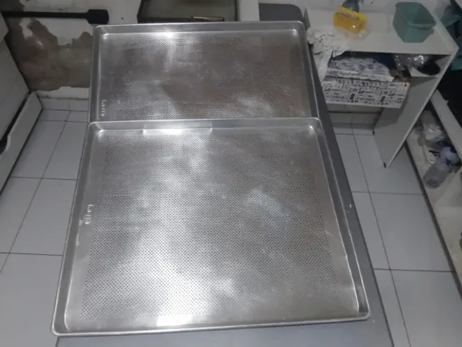 2 ASSADEIRA ALUMINIO 0,8MM 58 X 70 X 3,5 PERFURADA