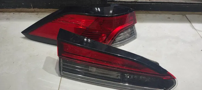 Lanterna Corolla Cross LE
