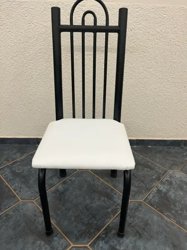 1 cadeira de ferro tubo com assento grande de courino
