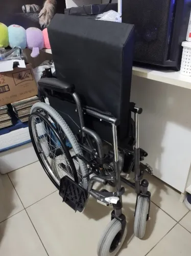 Cadeira De Rodas Dobrável Modelo D400 Até 120 Kg - Dellamed