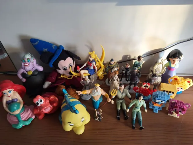 Lote de brinquedos 24 itens, mulan, ariel, bob esponja, frozen,mickey
