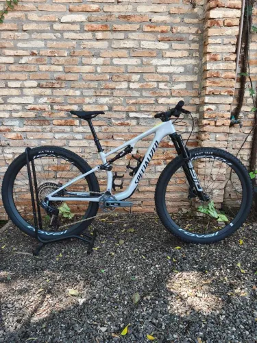 Bicicleta Nova Specialized Epic 8 Expert Tam. S/15