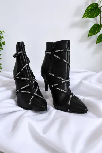 Bota feminina cano curto Lança Perfume *NOVA*