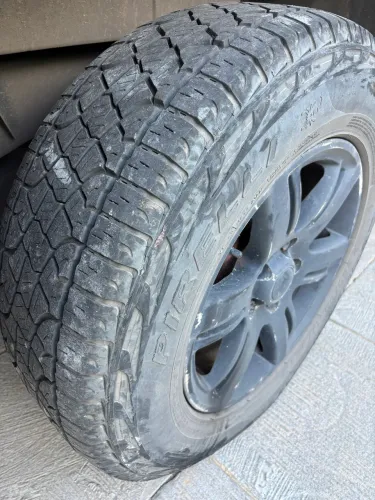 Vendo pneus Aro 17 255/65