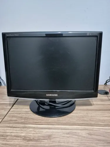 Monitor Samsung 17" Modelo 733NW
