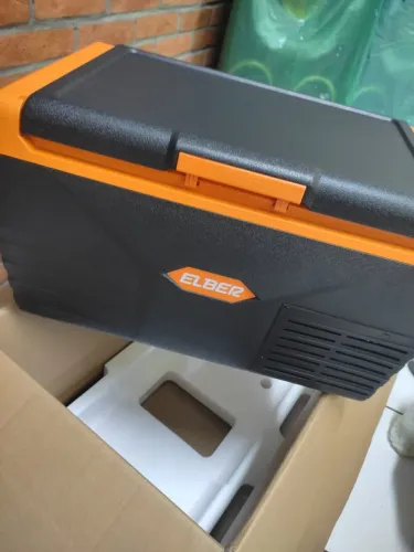 Geladeira portátil para veículos campo e lazer