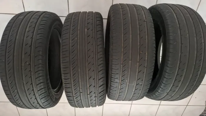 Vende se 4 pneus medida 205/55/15