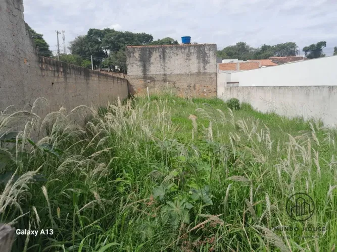 Terreno à venda no Parque Santa Márcia