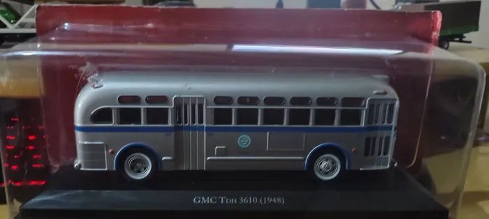 Miniatura de ônibus GMC