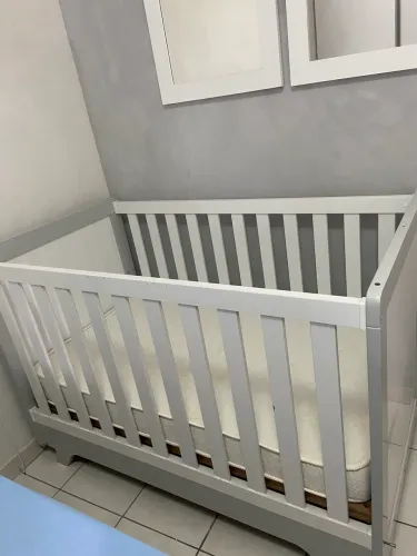 Vendo berço usado Berço Peroba Retrô Americano Branco Vira Mini Cama Infantil