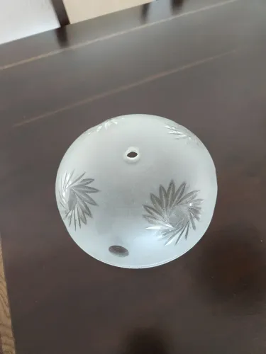 Cúpula de vidro fosco lapidado