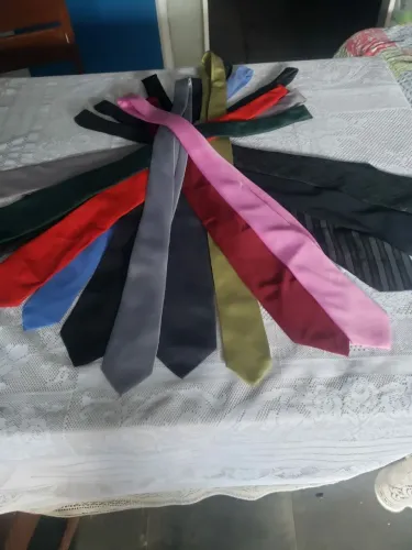 Lote 11 Gravatas Masculinas Sociais Seminovas Várias Cores