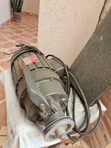 Motor Elétrico WEG 1/2 CV Monofásico