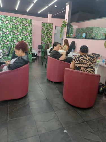 Vaga pra escovista com experiencia