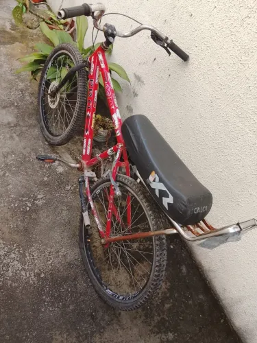 Bicicleta Aro 24 ? precisa de alguns reparos.