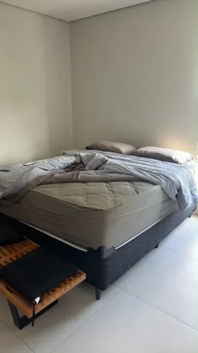 Cama casal Queen