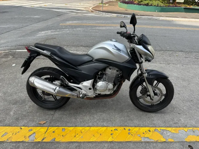 Honda Cb 300 R 2010! Vela fina!