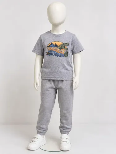 Conjunto semi novo tamanho 4/6 anos