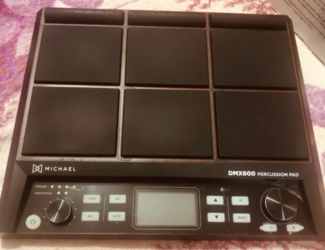 PAD eletrônico Michael DMX600 (bateria/sampler)