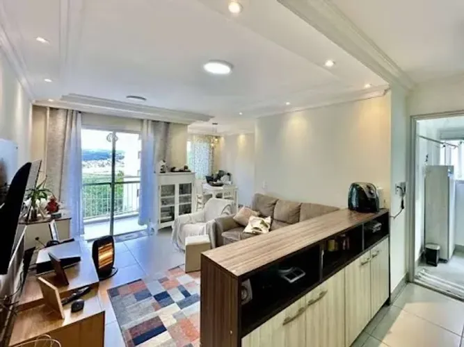 Apartamento de 2 dormitórios, sendo 1 suíte, pra venda, no Condomínio Bosque Clube, em Cot