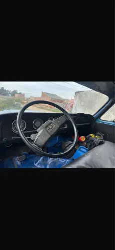 Motor e caixa Mercedes 1113, caminhão trabalhando só abastecer e andar.