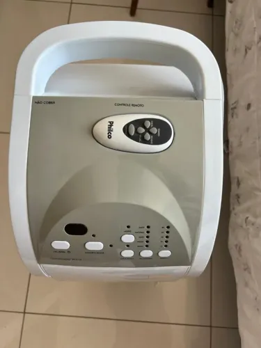 Dois humidificadores de ar